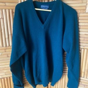 Rare vintage Burberrys green cashmere v neck sweater